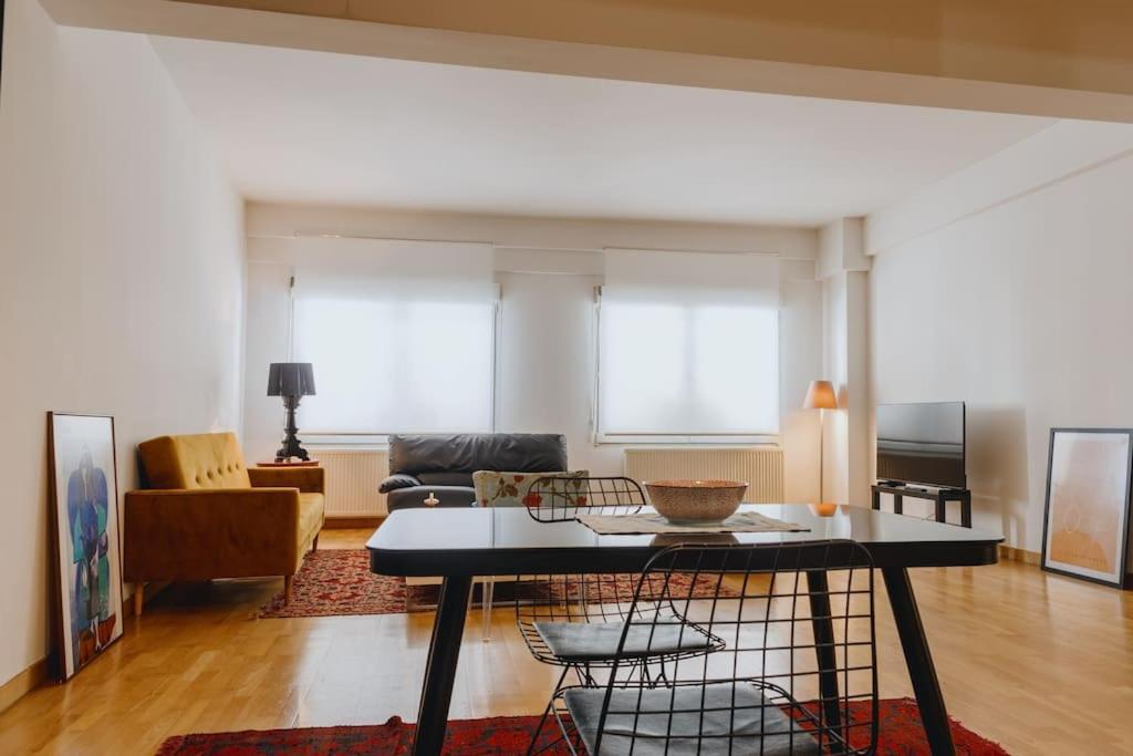 קומוטיני Cosy & Spacious Central Apartment מראה חיצוני תמונה