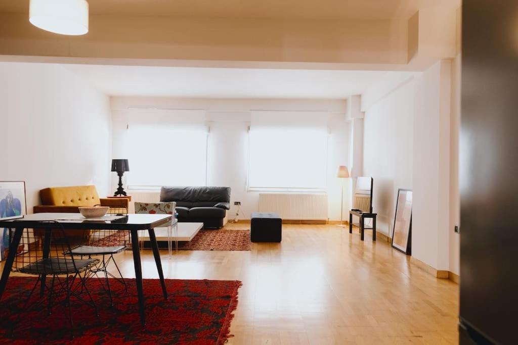 קומוטיני Cosy & Spacious Central Apartment מראה חיצוני תמונה